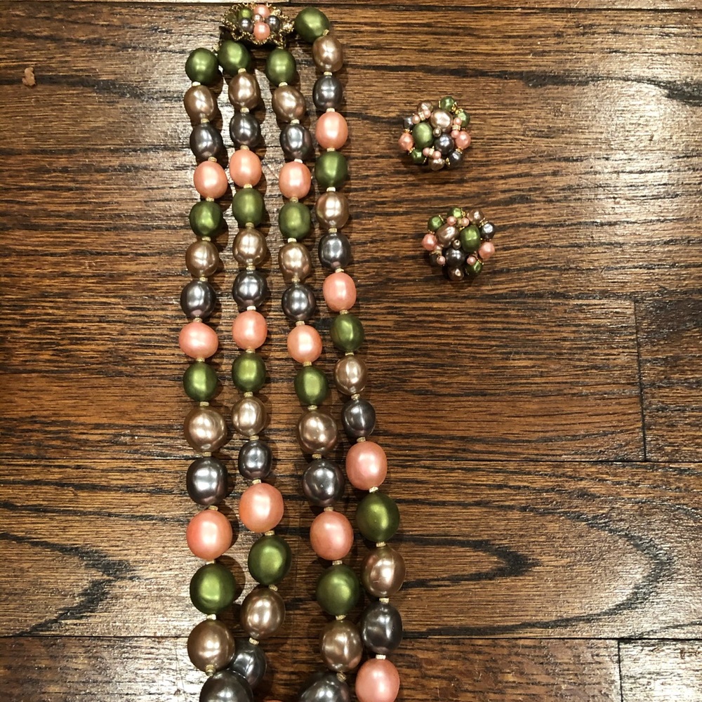 Lustrous Vintage faux pearl glass beaded set